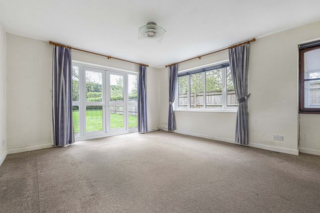 93a, The Moors, Kidlington photo 2