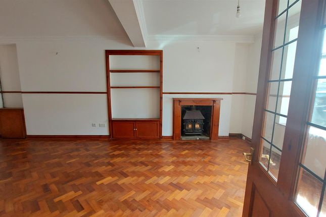 35, Maiden Street, Maesteg photo 2