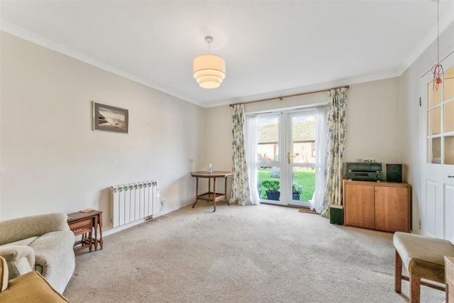 29 Westleigh Court, Nightingale Lane, Wanstead photo 4