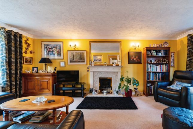 2, Plumpton Close, Chippenham photo 2