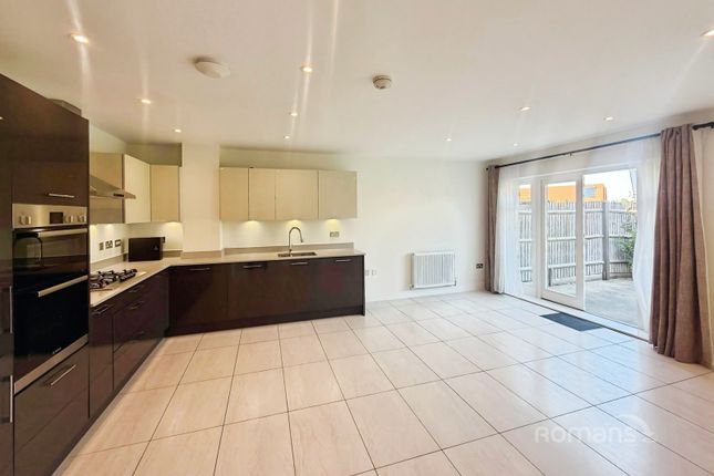 3, Roman Drive, Winchester photo 2
