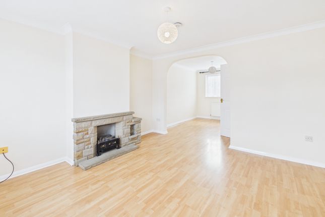 17 Handsacre Close, Swadlincote, Derbyshire photo 4