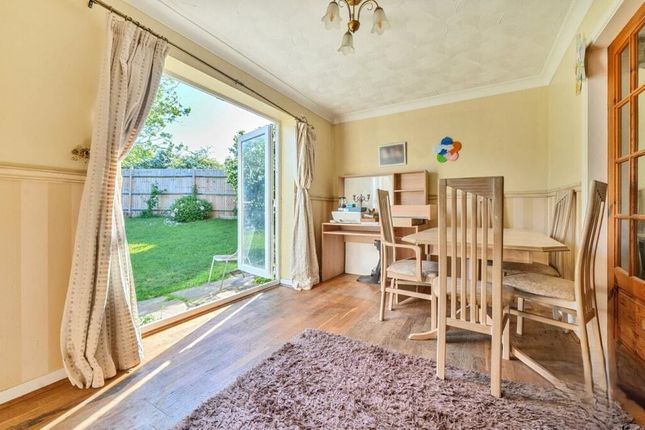 21, Juniper Road, Waterlooville photo 4