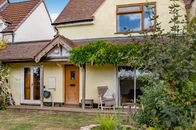 2-bed house on 4 Pattingham Road, Perton, Staffordshire, £250,000