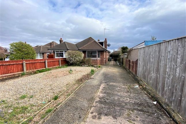 Thumbnail Bungalow to rent in Croxby Grove, Grimsby