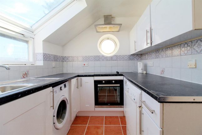 11, Tonnelier Road, Nottingham photo 4