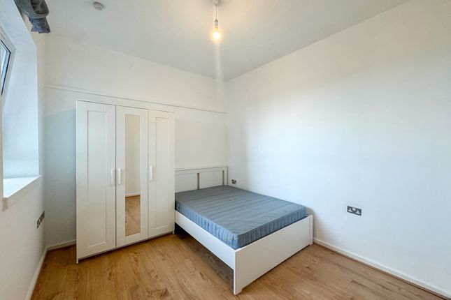 Flat 708, The Vista Building, 30 Calderwood Street, London photo 5