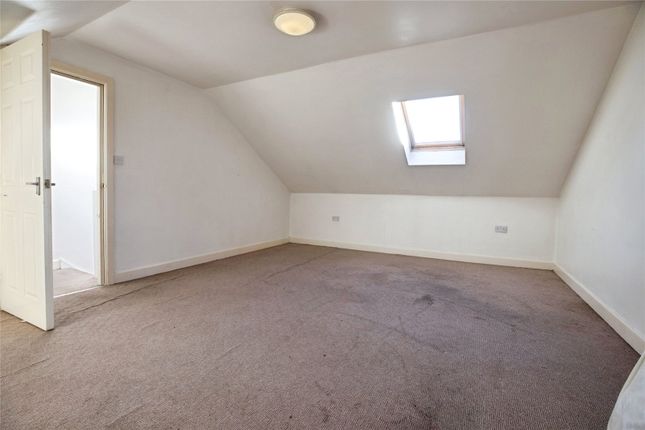 23, St. James Court, Greater Manchester photo 2