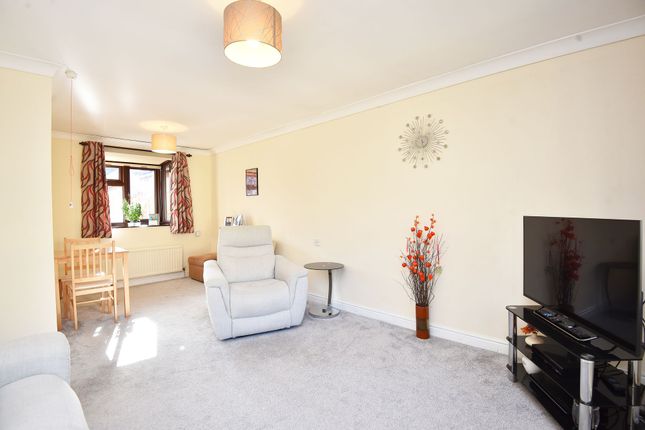 Flat 16, Charlwood, Harrogate photo 2