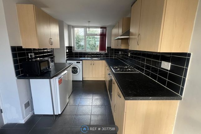 2-bed terraced on Birmingham, £1,300/mo