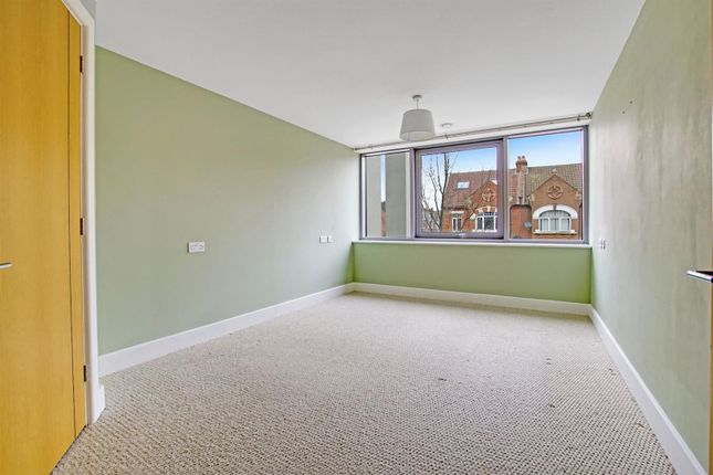 17 Liberty House, Kingston Road, London photo 3