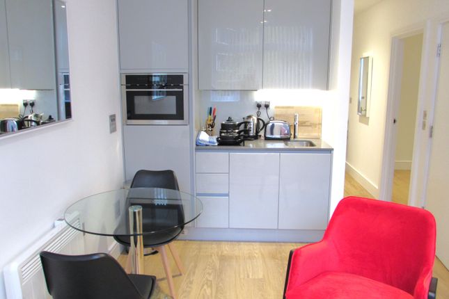 Flat 24, Felt House, Luton photo 3