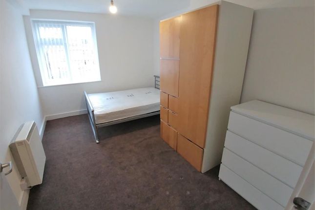 Flat for sale in Minster Court, Liverpool