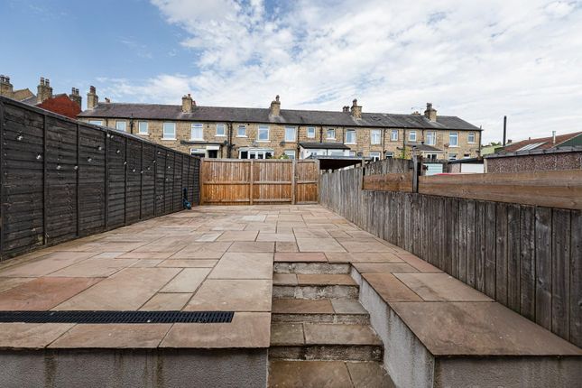 104, Broomfield Road, Huddersfield photo 4