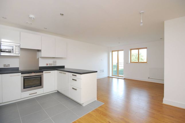 Thumbnail Flat for sale in Queen Mary's Place, Roehampton, London