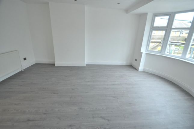 Flat 1, 47a, Goodwyn Avenue, Mill Hill photo 3