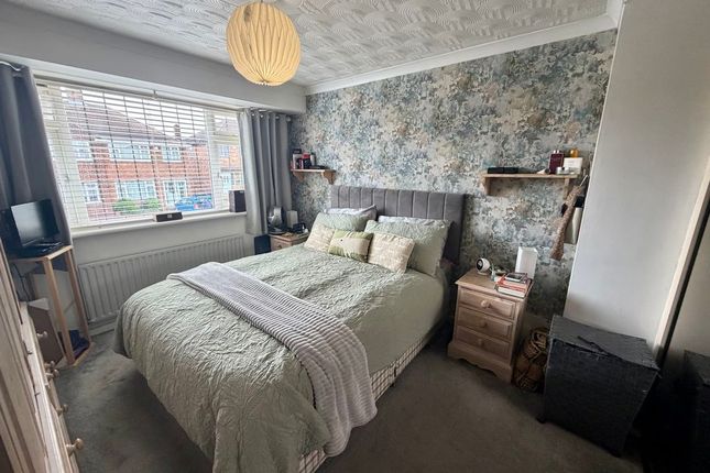 2, Swaledale Road, Dartford photo 4