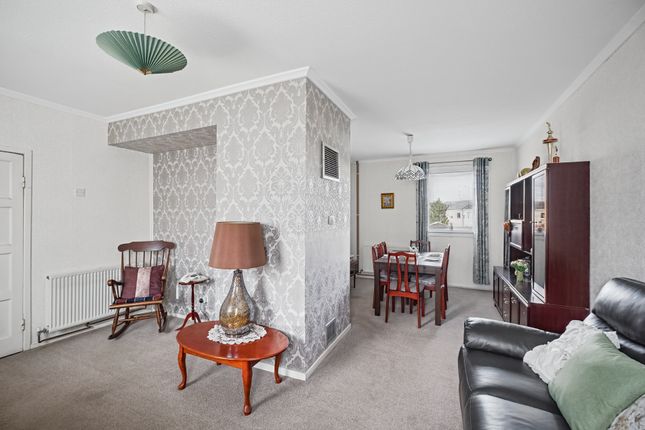 16 Cairnhill Place, Glasgow photo 5