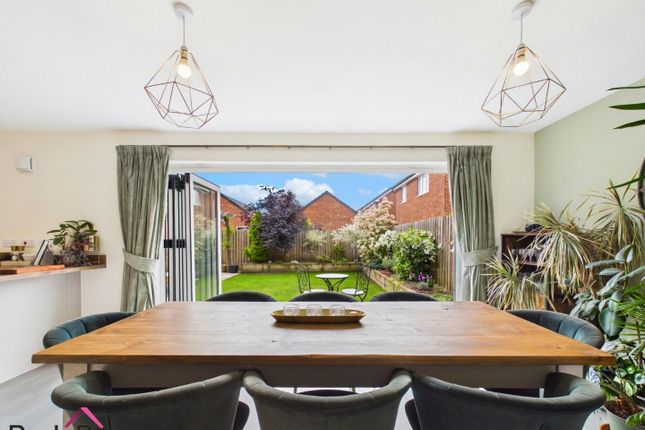 20, Gatekeeper Drive, Leeds photo 3