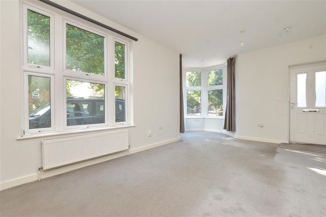 Lounge / Kitchen