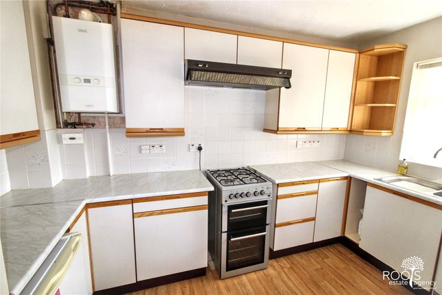 19, Winston Way, Berkshire photo 2