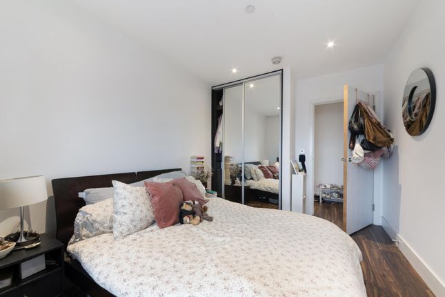 Flat for sale in Wiverton Tower, New Drum Street, Aldgate