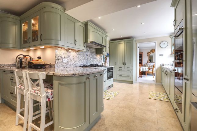 2 Grange Close, Wellington Somerset, Somerset photo 2