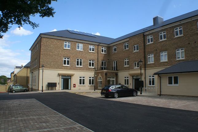 Duplex to rent in Mackintosh Street, Bromley