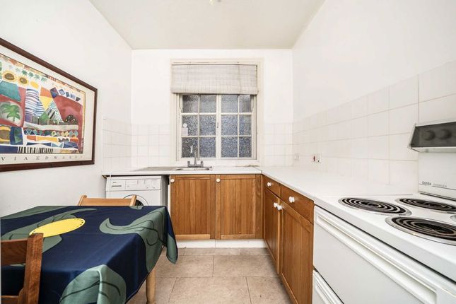 Flat 9, Rashleigh House, Thanet Street, London photo 3