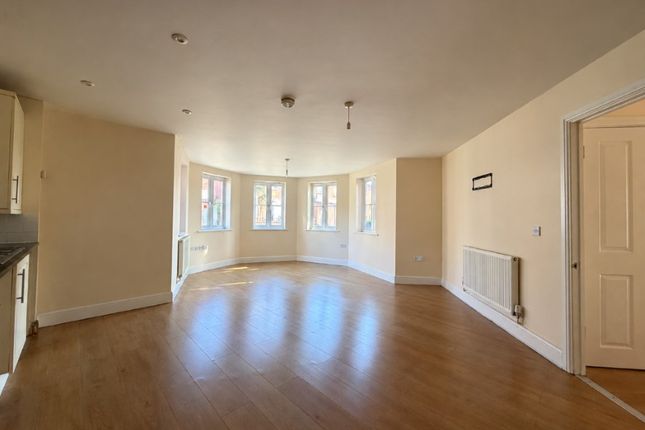 8 Abbey Court, Meyrick Crescent photo 2