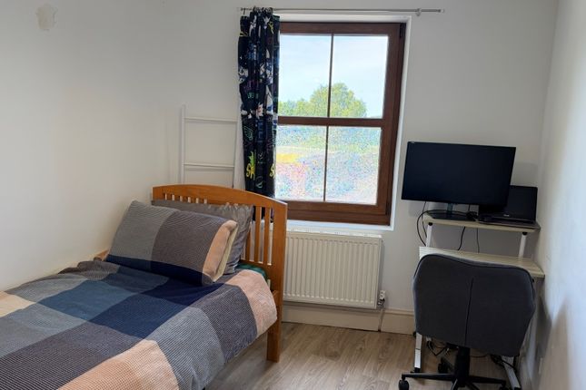198 Abbey Road, Barrow-In-Furness photo 5