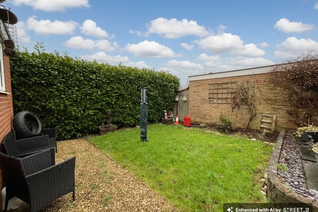 10 Woburn Close, Stoke-On-Trent photo 4