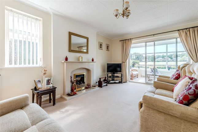 27, Woodhall Park Avenue, Pudsey photo 2