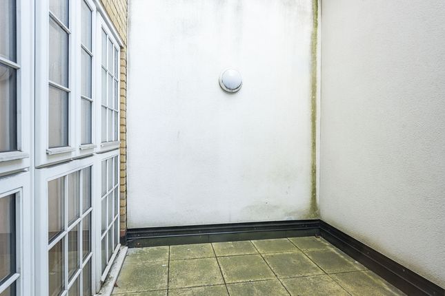 Terraced house to rent in Upper Richmond Road, London