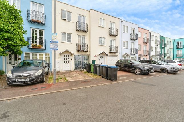 5 Bedroom Terraced in KT2 7QX