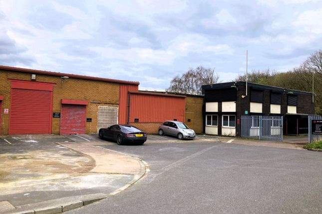 Warehouse to let in Westland Road, Leeds