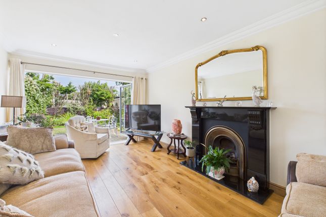 Cam03162G0-Pr0301-Still032