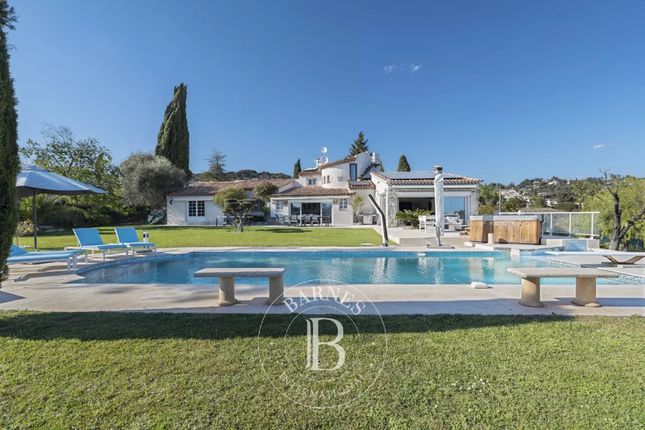 Detached house for sale in Mougins, 06250, France