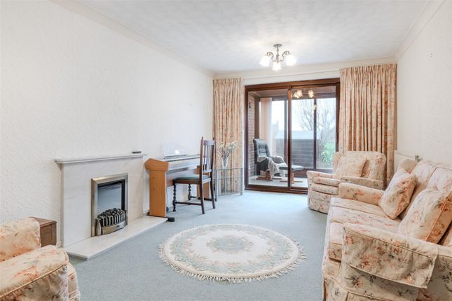 20, Highfield Drive, Matlock photo 2