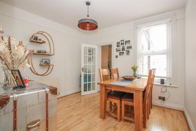 16, North Road Avenue, Brentwood photo 5