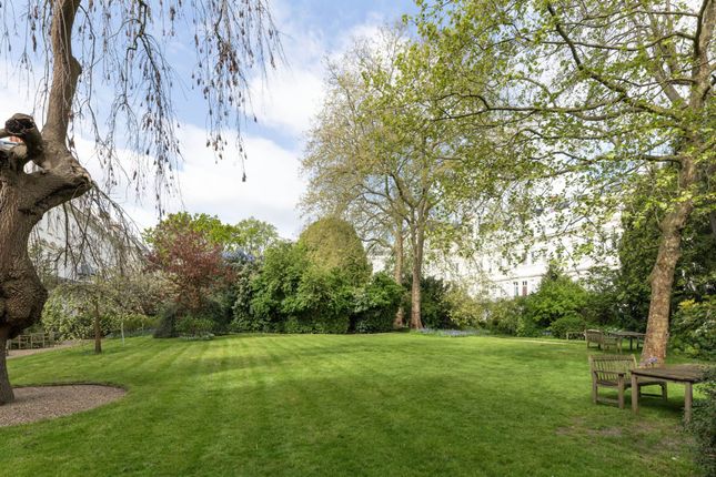 Flat for sale in Kensington Park Gardens, Notting Hill