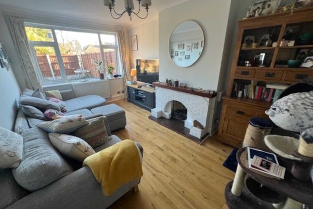 Thumbnail Maisonette for sale in Doddinghurst Road, Brentwood