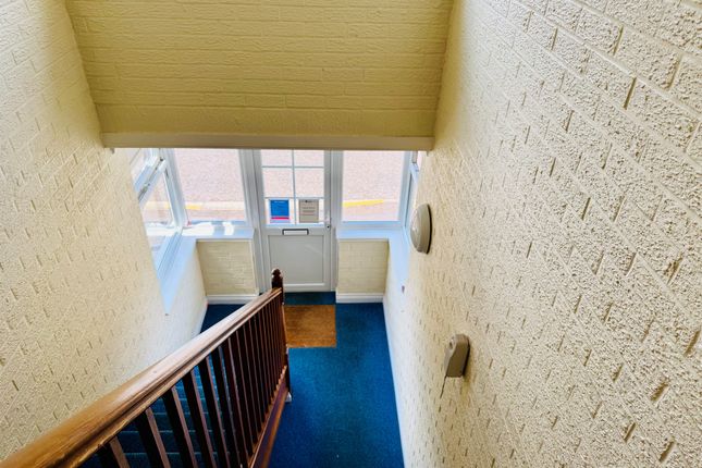6, Kimbolton Court, Peterborough photo 4