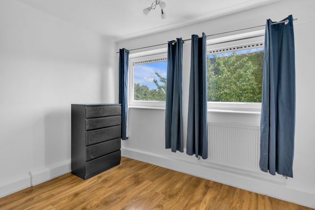 240 Arabella Drive, London photo 4