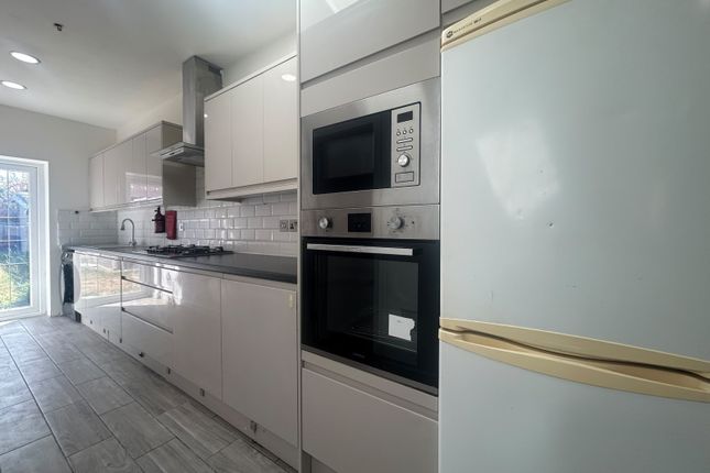 2, Edward Road, FELTHAM photo 2