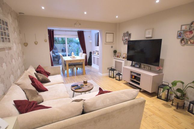2 Theobalds Close, Sevenoaks photo 2