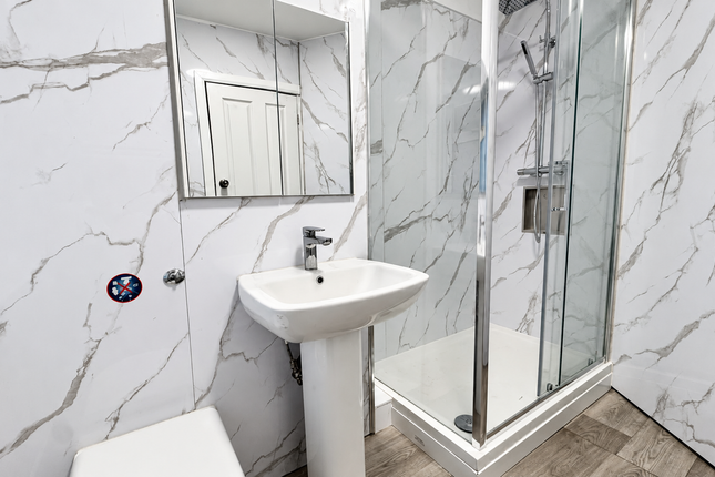 28 Kendal Drive, Slough photo 3