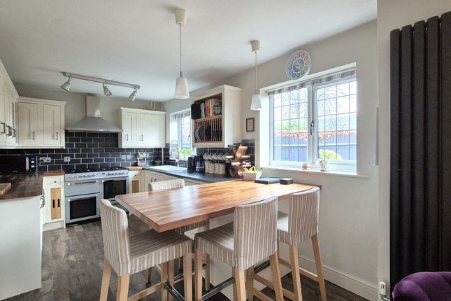 Walnut House, Leamington Road, Long Itchington photo 3