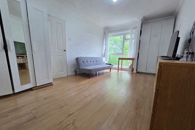 18 Walton Court, Barnet photo 4