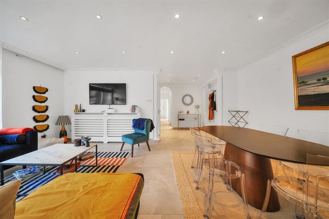 41, Fitzhardinge House, London photo 4